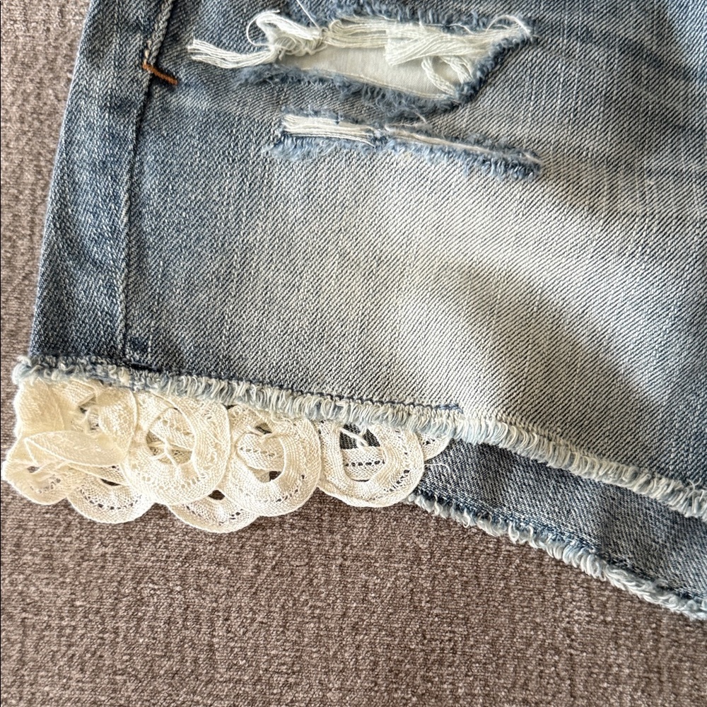NWT American Eagle Outfitters “shortie” Shorts with Distressed Lace Trim - Picture 3 of 7